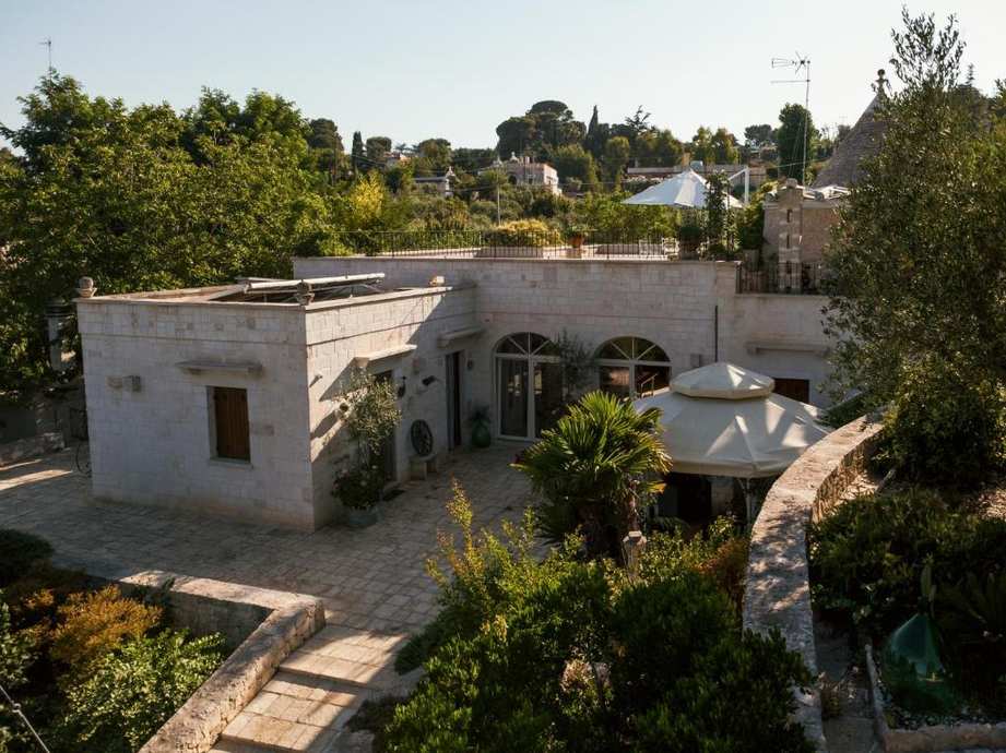 I Trulli del Tupparello - vista sui trulli e sul giardino